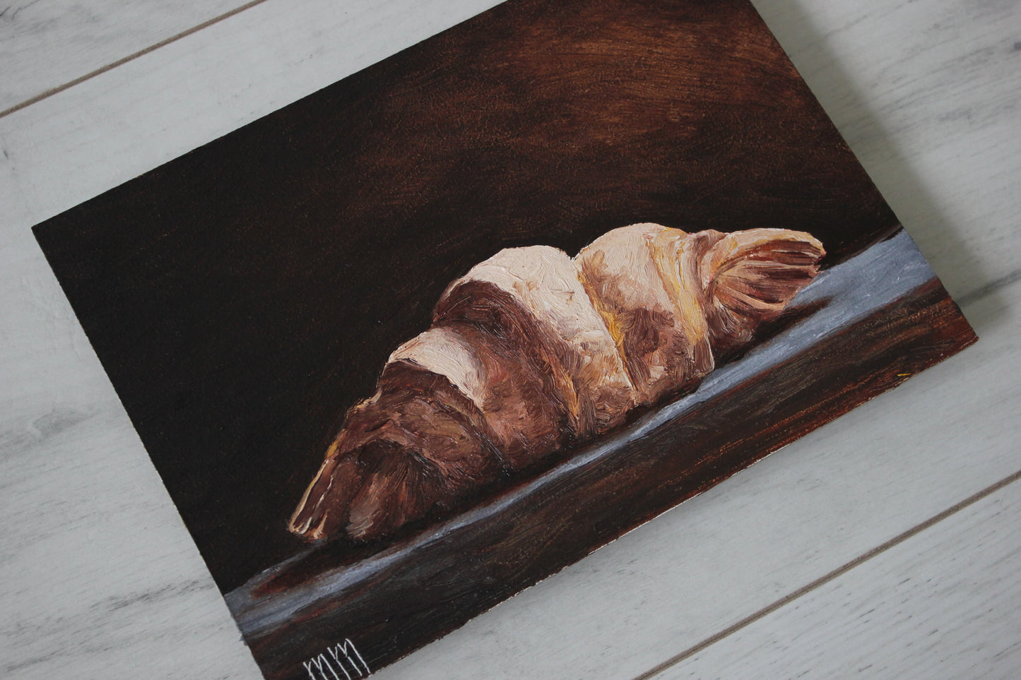 Croissant on black 5x7in